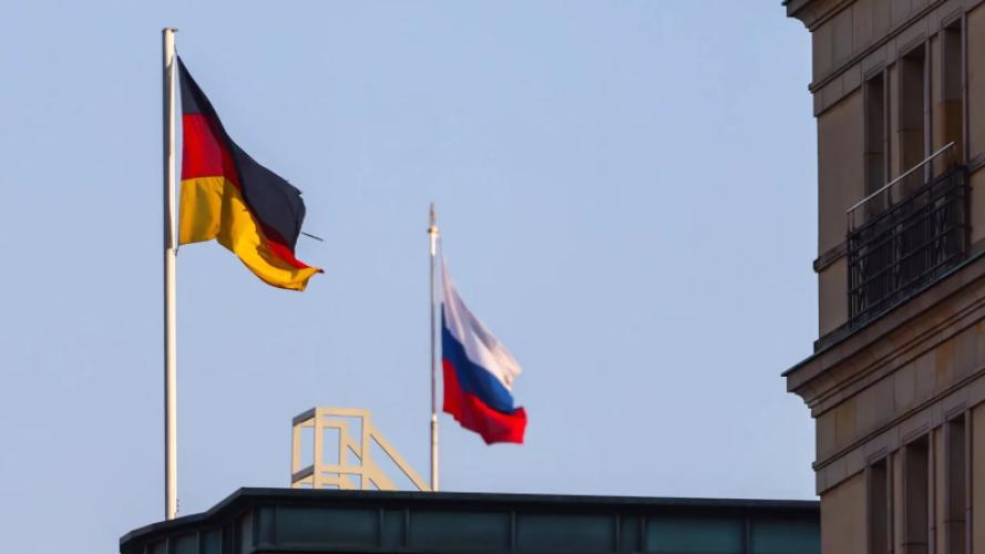 Rusland zet Duitse journalist op internationale opsporingslijst om vraag aan Zelensky