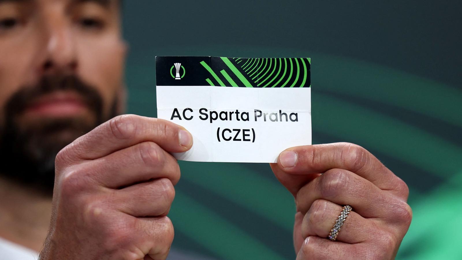 AZ speelt in achtste finales Conference League tegen Sparta Praag van trainer Priske