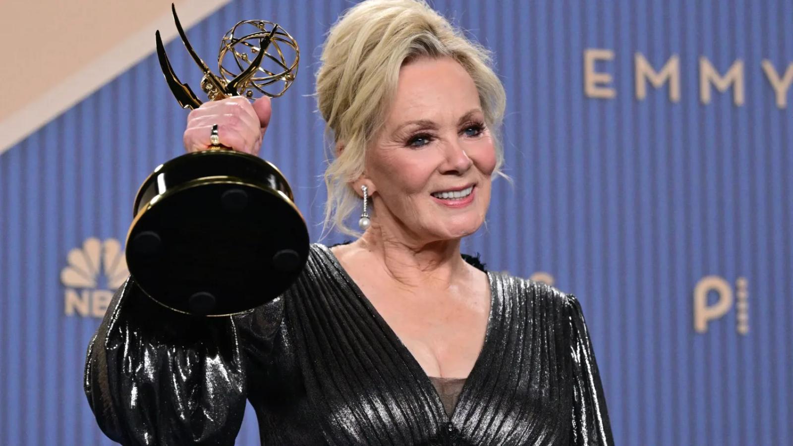 Actrice Jean Smart schrijft geschiedenis met vijfde Emmy-winst op rij