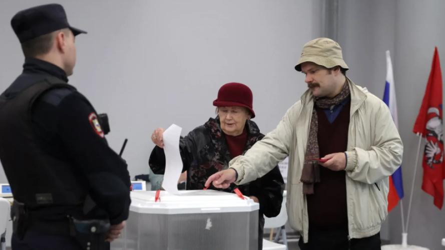 Bij Doema-verkiezingen zonder oppositie gaat Kremlinpartij ruim aan kop