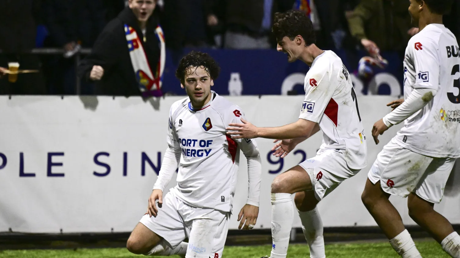 Telstar troeft NAC af in degradatiekraker en verkleint onderlinge gat tot een punt