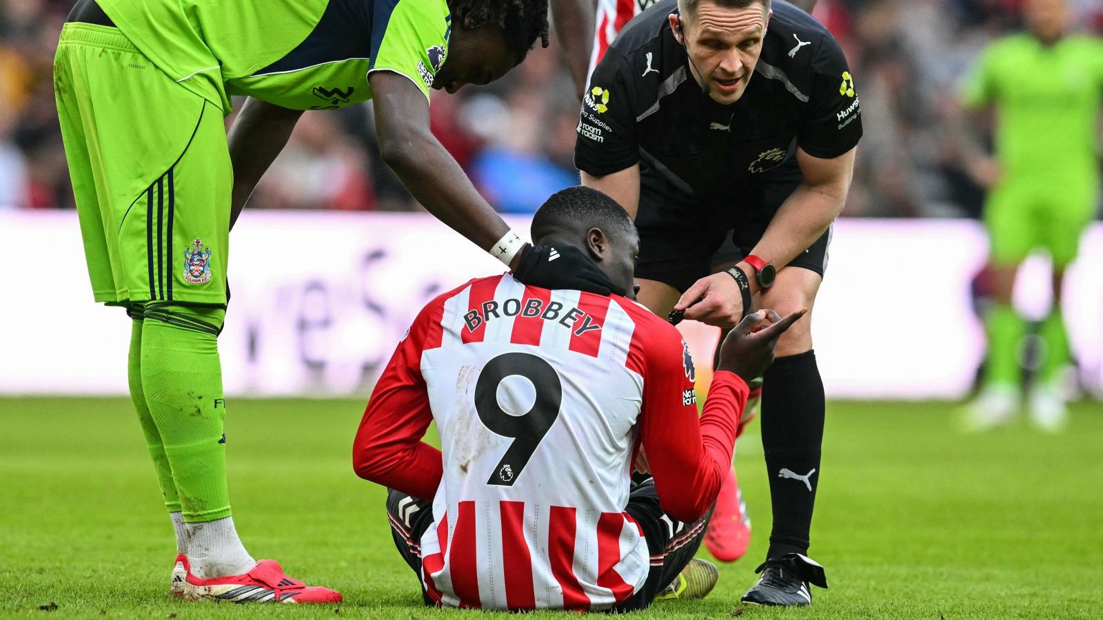 Brobbey door blessure weken aan de kant, mogelijke oproep voor Oranje op de tocht