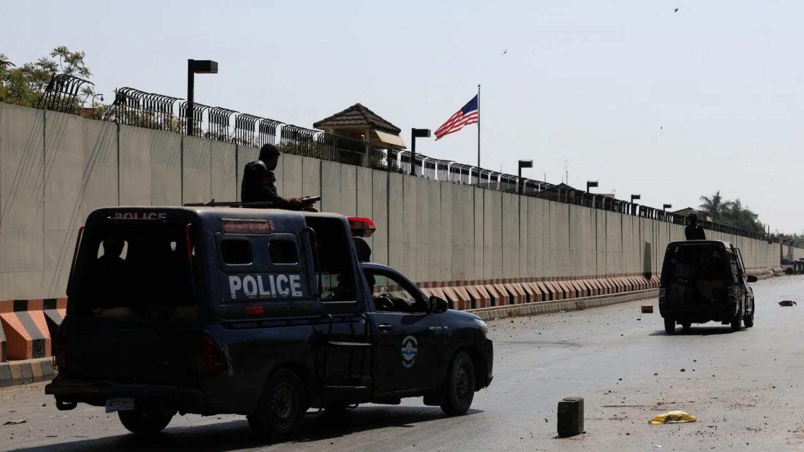 Dood Khamenei ontketent golf van protesten: Doden en gewonden in Pakistan, onrust in Irak