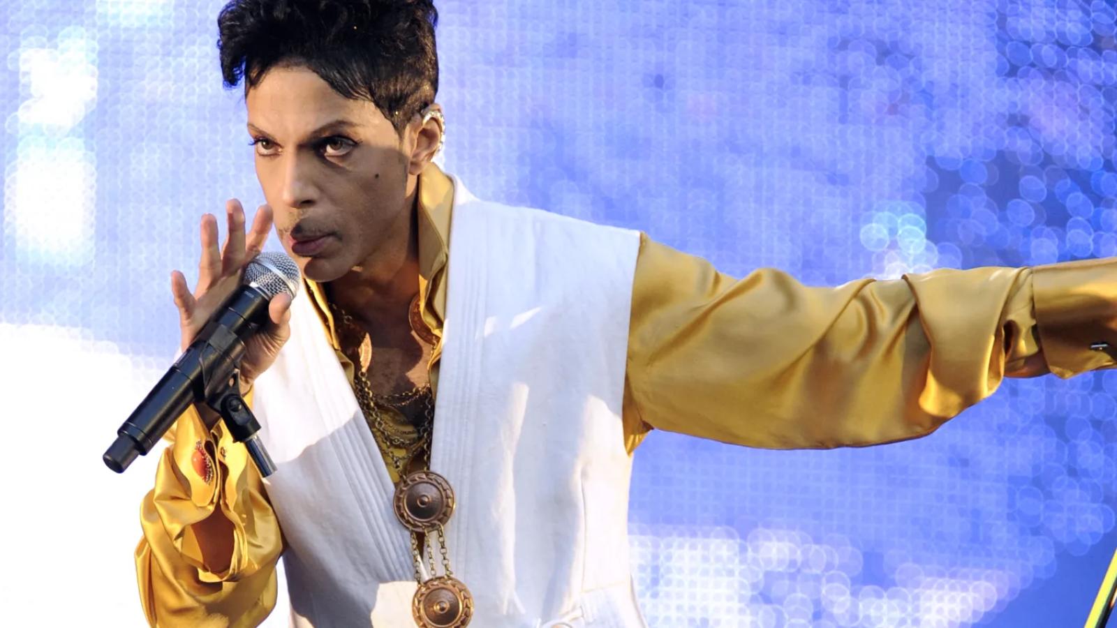 Nabestaanden Prince brengen nieuw nummer uit op tiende sterfdag