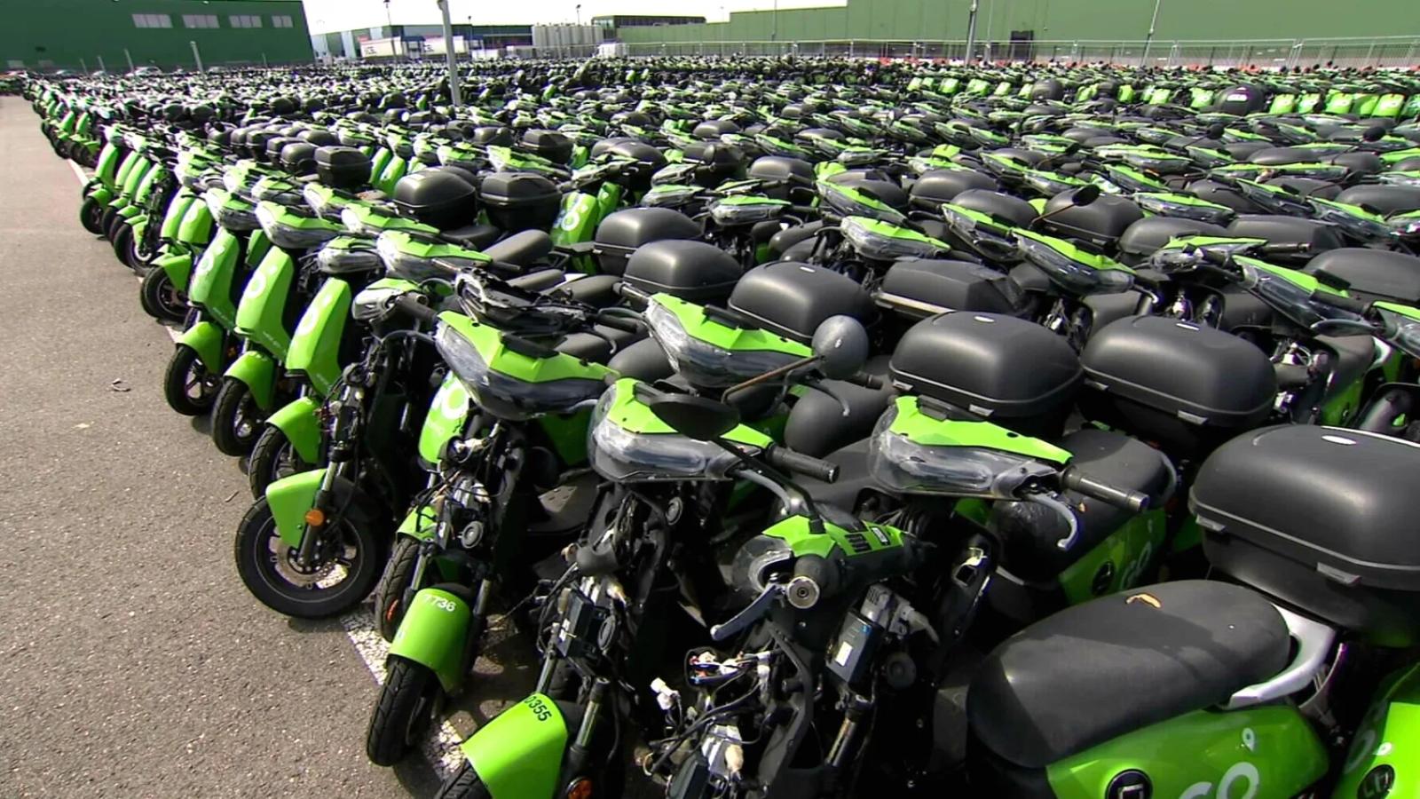 Duizenden deelscooters geveild na faillissement: 'We laten ze er niet mee wegkomen'