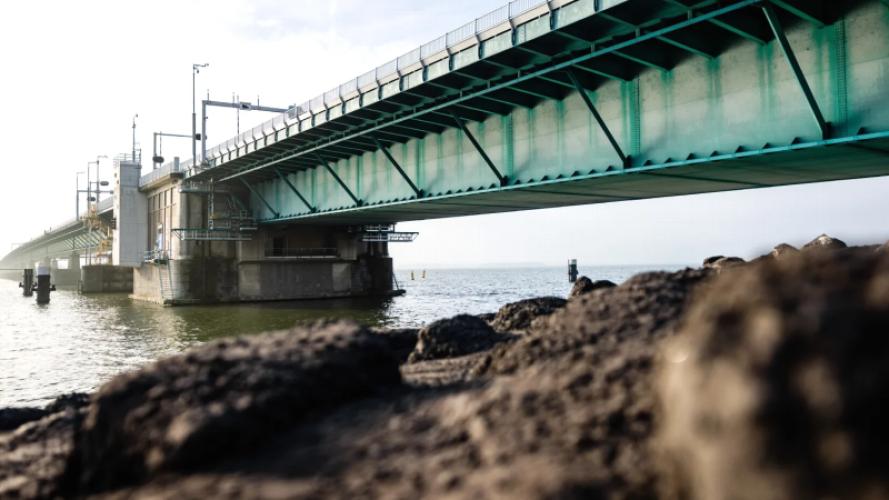 Kamer bezorgd over geldgebrek infrastructuur, maar niet eens over oplossingen