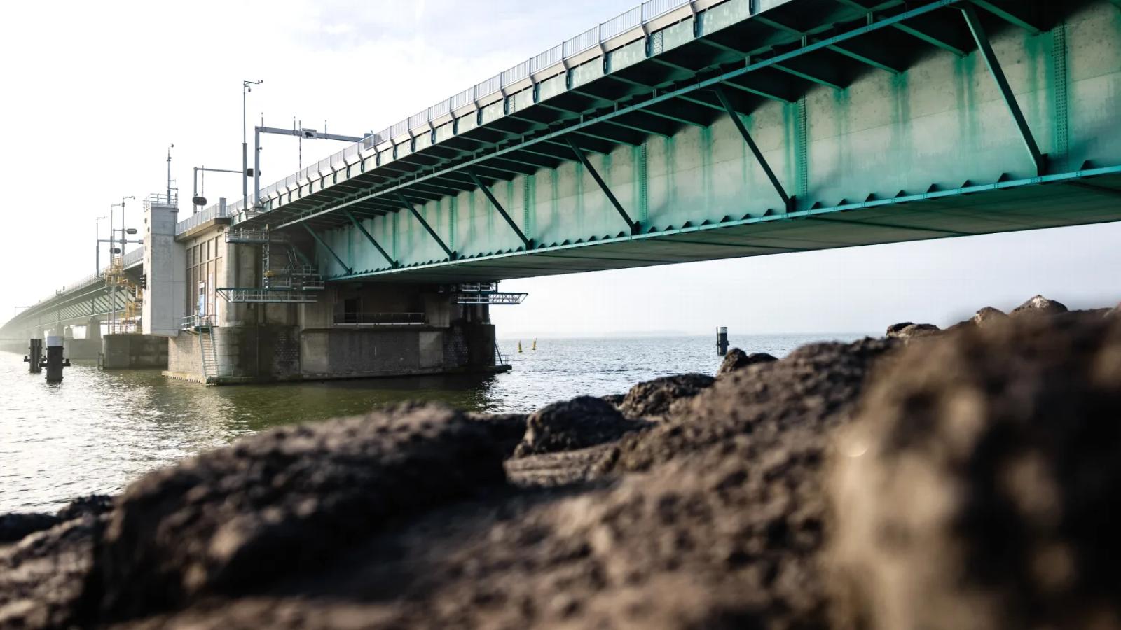 Kamer bezorgd over geldgebrek infrastructuur, maar niet eens over oplossingen