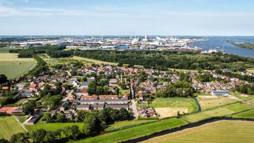 Politiek wil vertrouwen van Moerdijkers terugwinnen, toekomst dorp nog onzeker