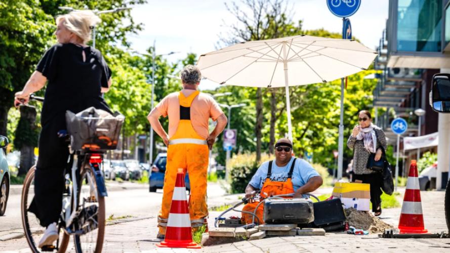 Werken in de brandende zon, mag dat wel? 